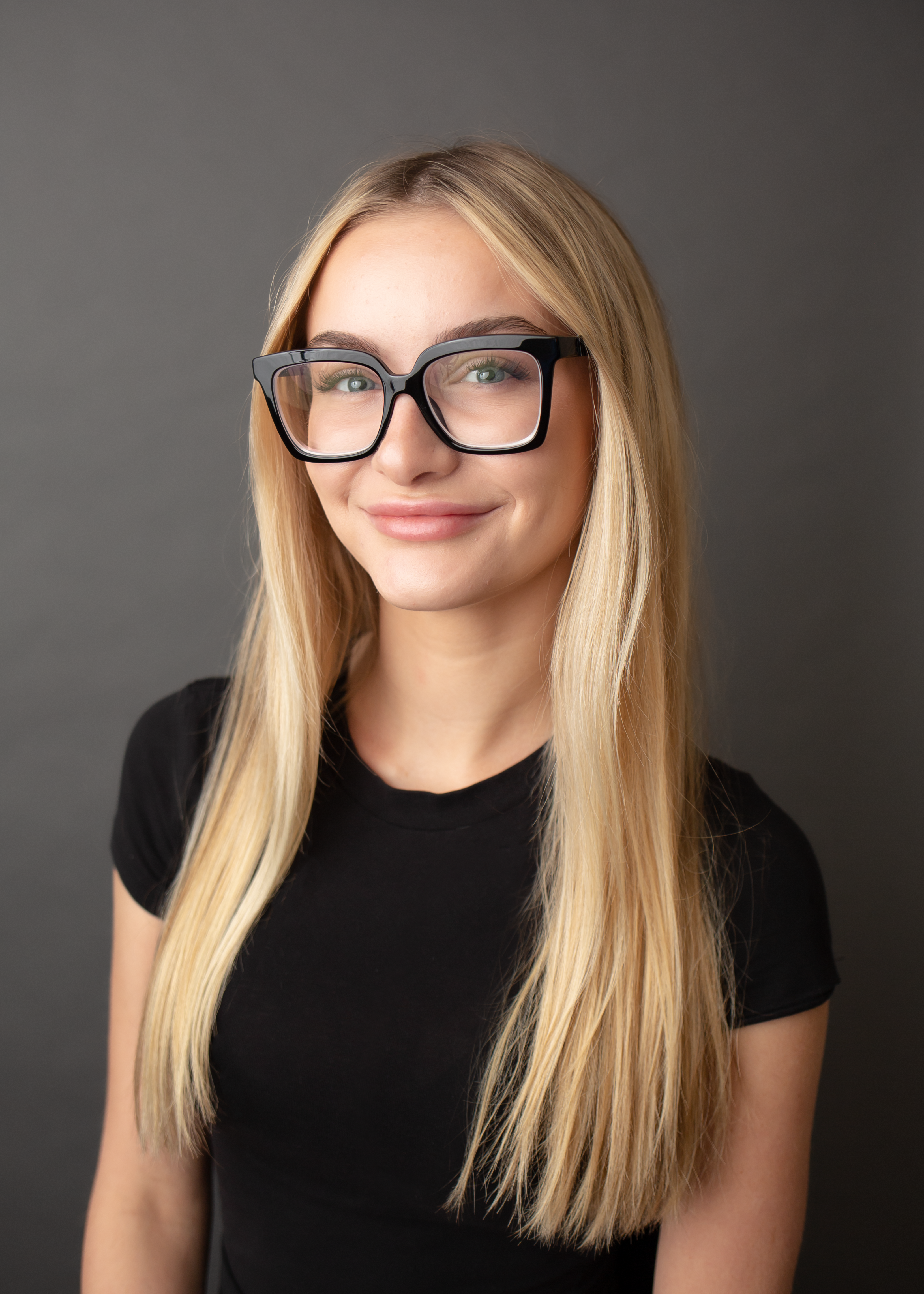 CI6A4375 Aesthetic Center Front Desk Specialist in St. Louis, MO